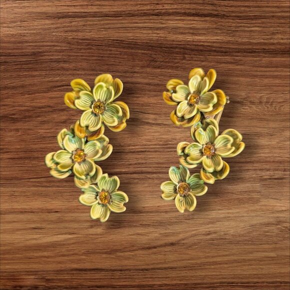 Vintage Yellow Floral Clip-On Earrings Enamel Dogwood Flower Design Retro Costum - Picture 3 of 8
